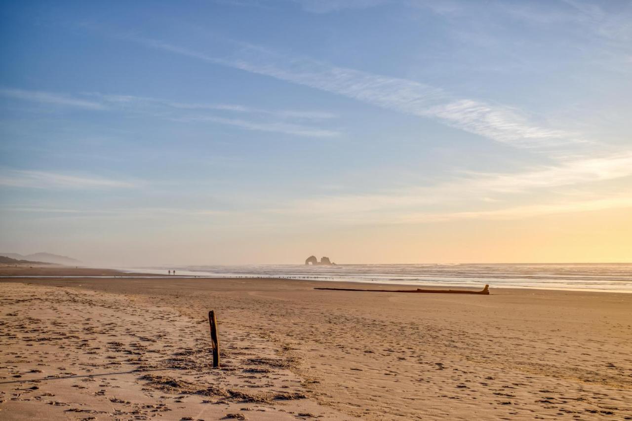 Salty Air Oasis Villa Rockaway Beach Exterior photo